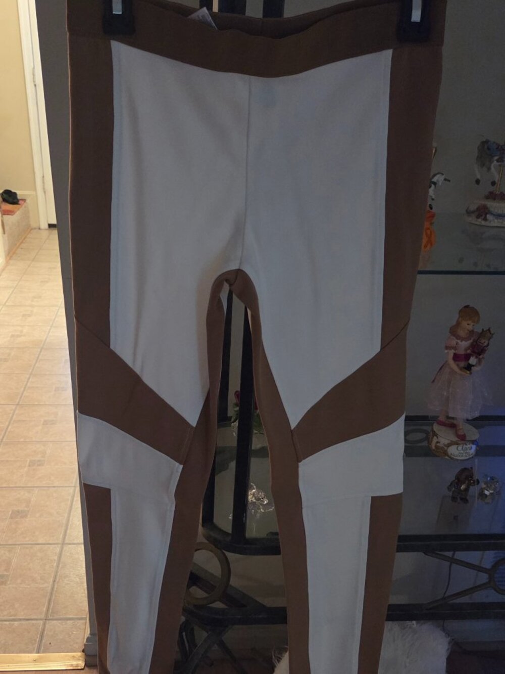 BGBC Maxazria white and tan skinny pants medium fits small